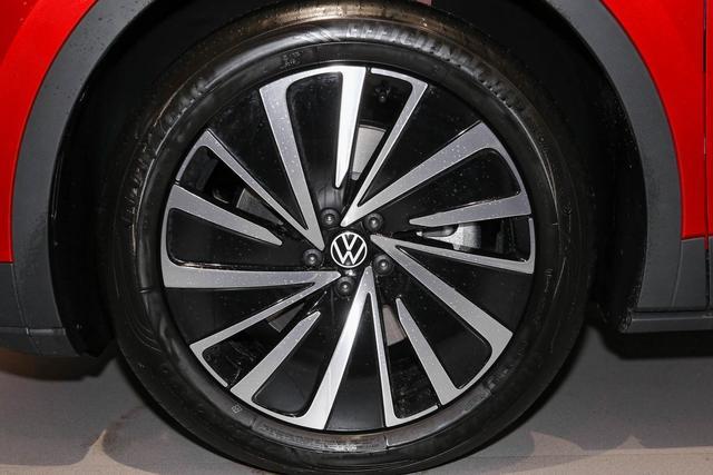 20来万非要买后驱车？这几款既高级又好开，轿车、SUV都有
