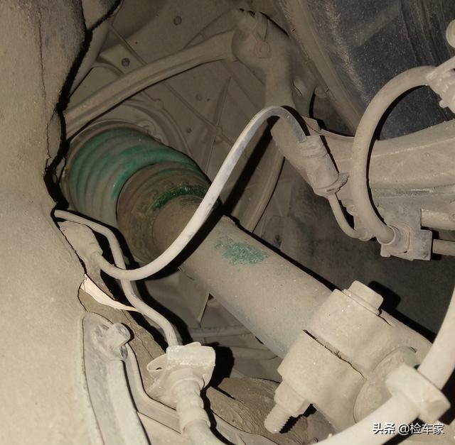 奥迪A4L新车加改装花36万，车主开三年急用钱，23万值吗？