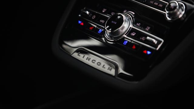 美式豪华的回归，试驾2021款林肯冒险家