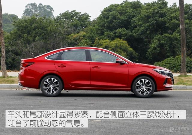 这台逸动PLUS，别看造型运动，开起来其实挺有乐趣