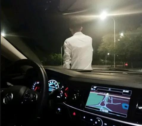 行致心随，一路君威
