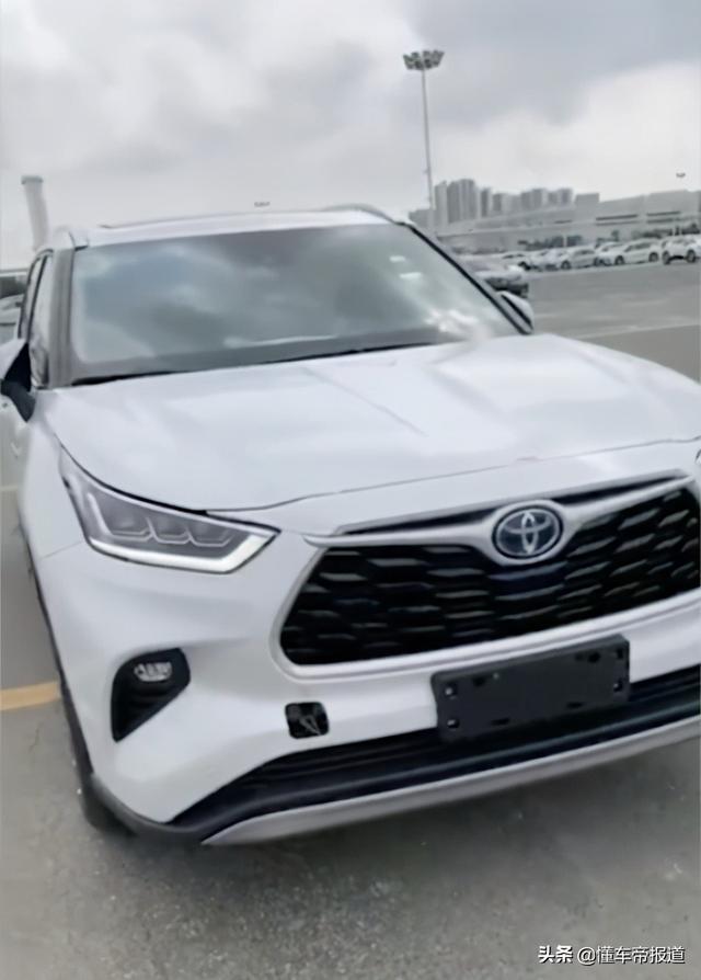 新车｜国产全新汉兰达实车现身！尺寸超锐界，内饰首曝，4月亮相