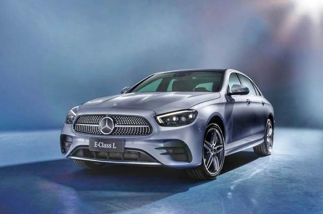 奔驰E1.5T悄悄换回2.0T，终于可以和宝马5系正面刚了？