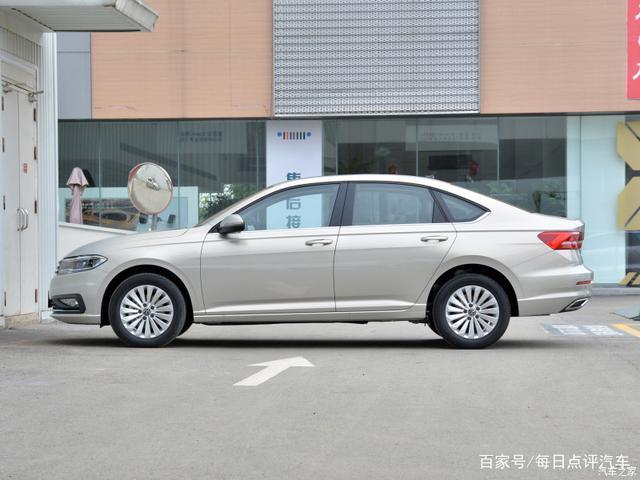 朗逸plus的油耗高吗？它的内饰差吗？车主反馈几个小毛病