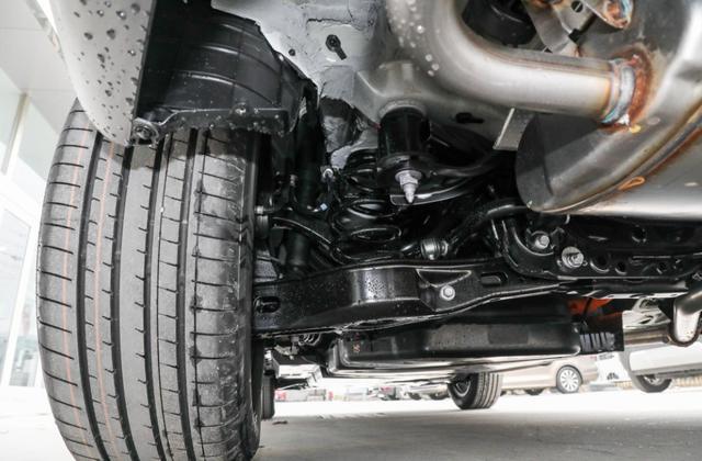10.1英寸中控大屏，百公里油耗4.6L，威兰达综合测评