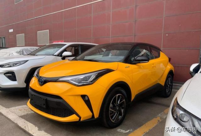 丰田C-HR双擎实车曝光，百公里油耗4.5L，预计年内上市