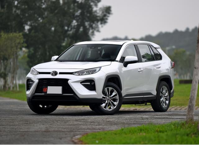 空间大还省油，与RAV4荣放同平台打造，解读丰田威兰达