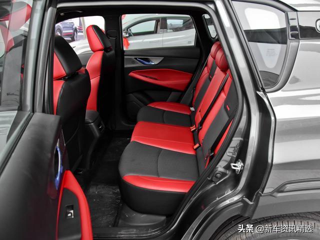 国产精品小车，四缸增压+自动挡，实拍长安CS35PLUS