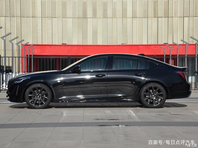 凯迪拉克CT5的油耗高吗？它的内饰差吗？车主详细说了几个缺点