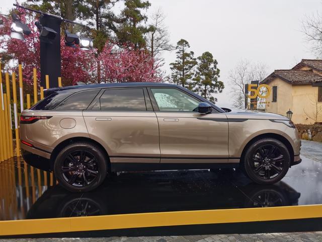 3.0T+48V轻混 新款路虎揽胜星脉上市 网友说这价真香