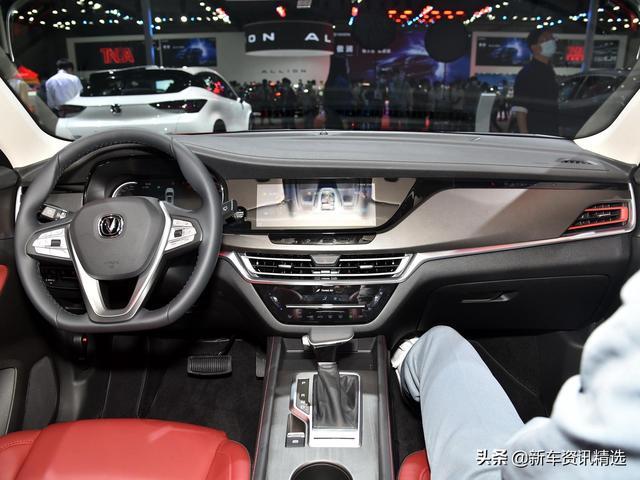 国产精品小车，四缸增压+自动挡，实拍长安CS35PLUS
