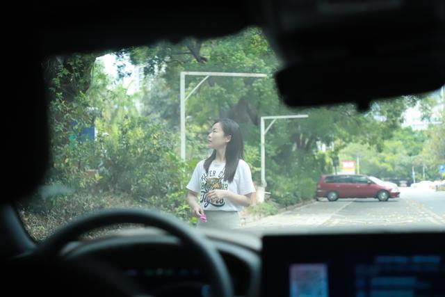 一位比亚迪汉车主的提车作业：河南女孩闯深12年！感人