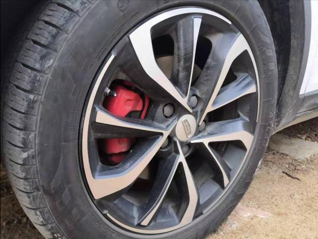 只是因为在“车”群中多看了你一眼！@吉利汽车