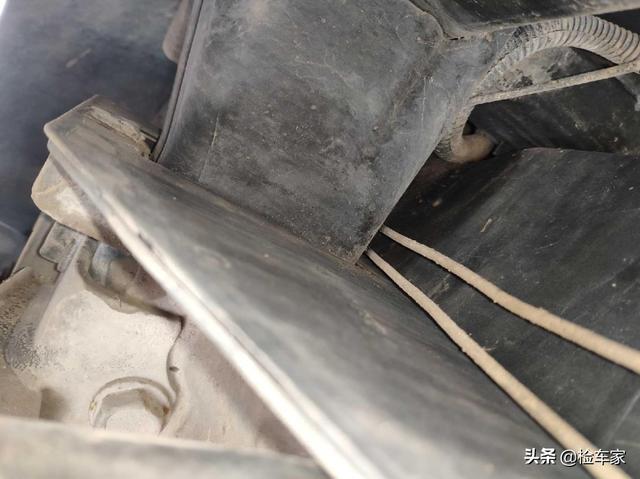 19万买辆大切诺基让人哭笑不得！卖家：因为车况好，所以调了表