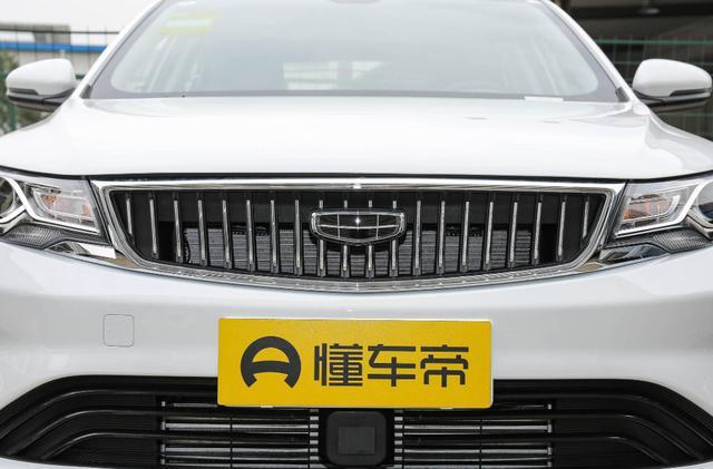 年轻人想买保值的轿车，逸动PLUS和帝豪GL，谁值得入手