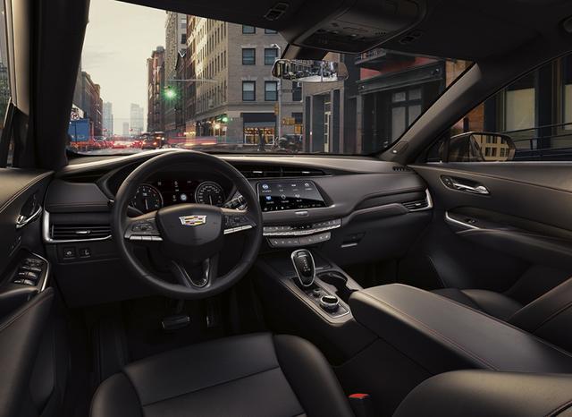 入门级二线豪华SUV，XT4和XC40哪个好？