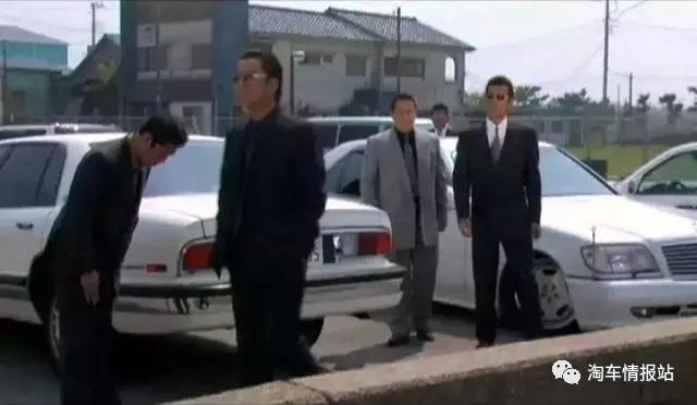“虎头奔”换上迈巴赫车标，20年的岁月抹杀不掉身上的大佬气质