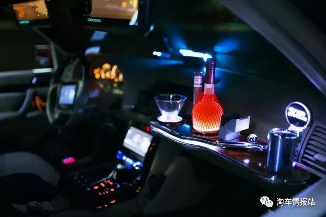 “虎头奔”换上迈巴赫车标，20年的岁月抹杀不掉身上的大佬气质