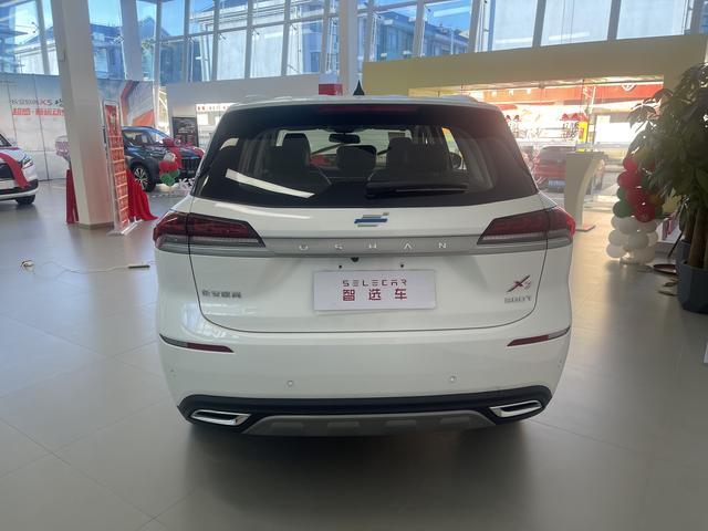 尺寸比哈弗H6大，价格却更优惠，新款长安欧尚X7到店实拍