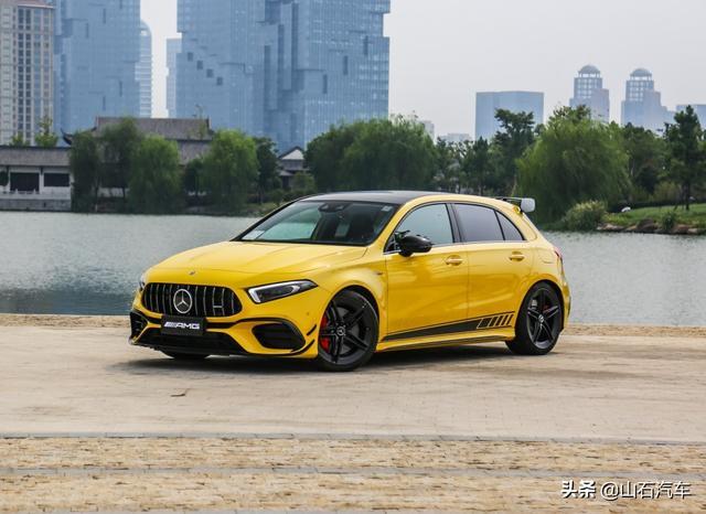 2.0T压榨出421马力，能做到的只有奔驰AMG A45 S