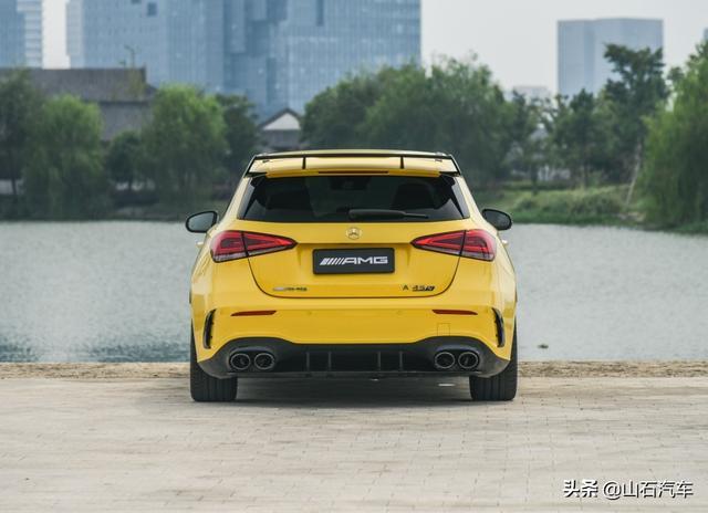 2.0T压榨出421马力，能做到的只有奔驰AMG A45 S