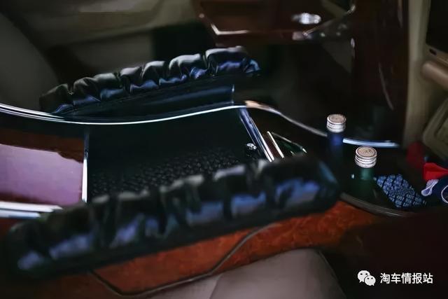 “虎头奔”换上迈巴赫车标，20年的岁月抹杀不掉身上的大佬气质