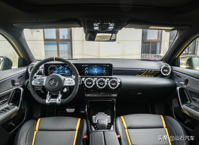 2.0T压榨出421马力，能做到的只有奔驰AMG A45 S