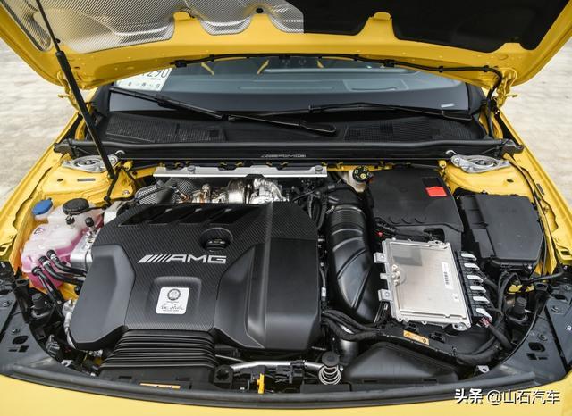 2.0T压榨出421马力，能做到的只有奔驰AMG A45 S