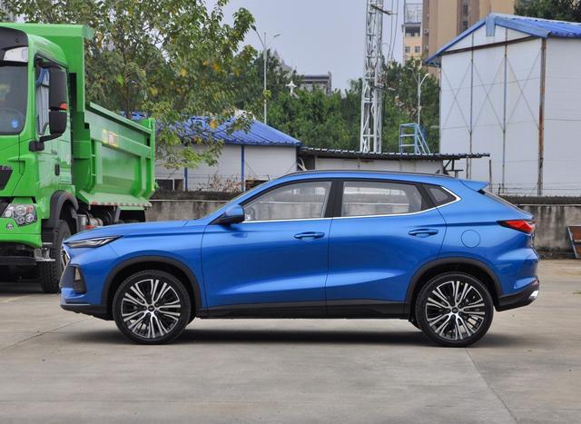 长安旗下的“钢炮”SUV，外观时尚动力强，仅需7.79秒破百