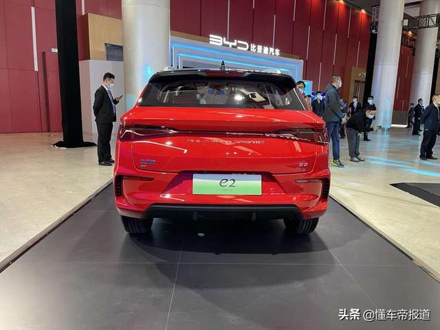 新车｜售9.98万元起配刀片电池，比亚迪2021款e2上市