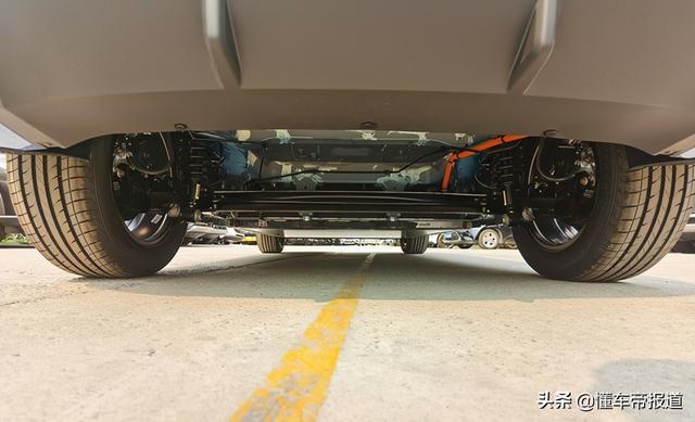 新车｜售9.98万元起配刀片电池，比亚迪2021款e2上市