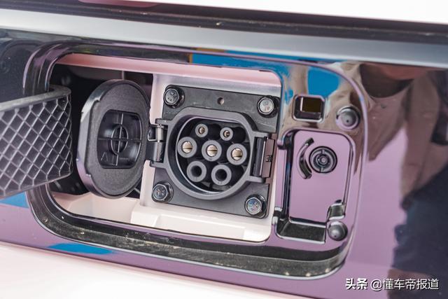 新车｜小姐姐座驾！宏光MINIEV马卡龙上市售3.76万元起