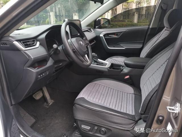 RAV4荣放，实用、省钱是它的代名词