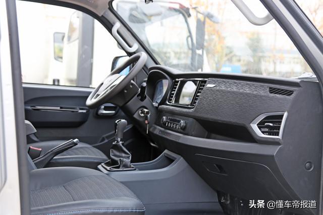 新车｜配大屏、倒车影像？配置比肩乘用车，实拍福田微卡祥菱V3