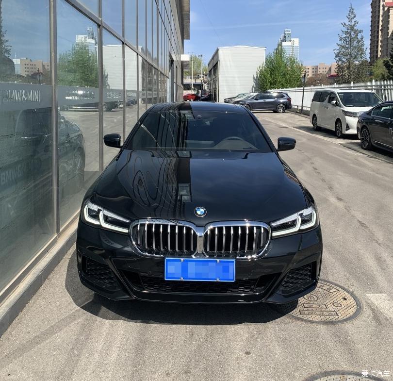 宝马5系提车作业宝马530li领先m运动提车宝石青摩卡内聊感受