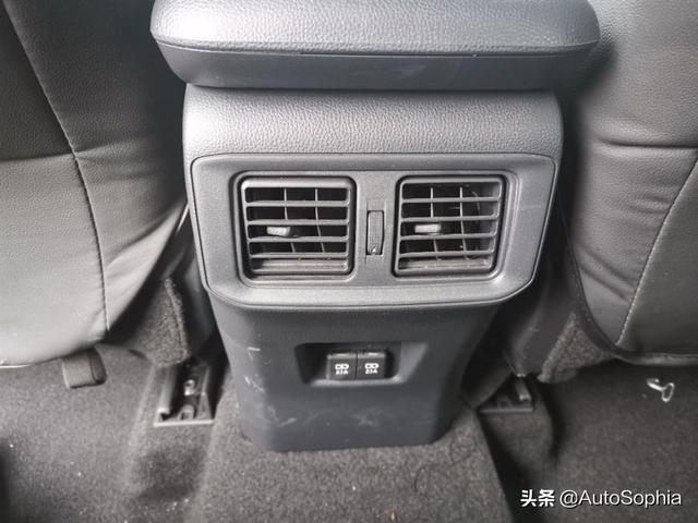 RAV4荣放，实用、省钱是它的代名词
