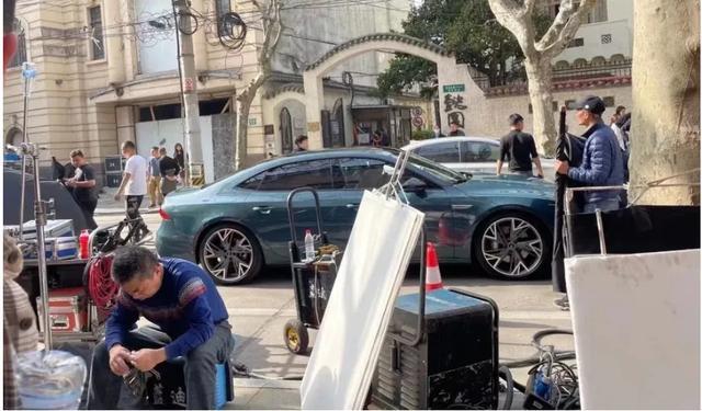 上汽奥迪A7L现身街头，最终还是向现实低头了