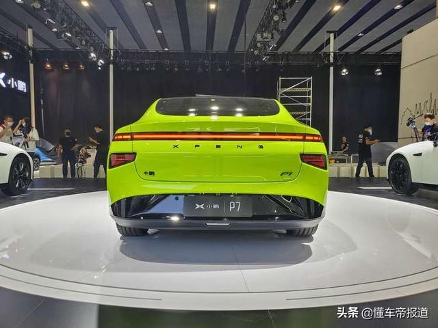 关注丨剪刀门、超闪绿？小鹏P7鹏翼版交付，车主最高年龄66岁