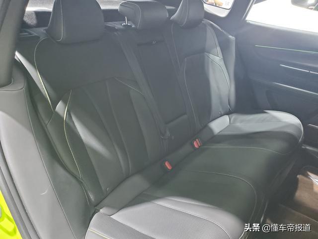 关注丨剪刀门、超闪绿？小鹏P7鹏翼版交付，车主最高年龄66岁