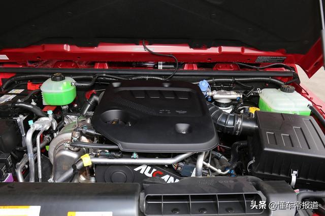 新车｜竞争坦克300？BJ40刀锋英雄版上市，16.99万起