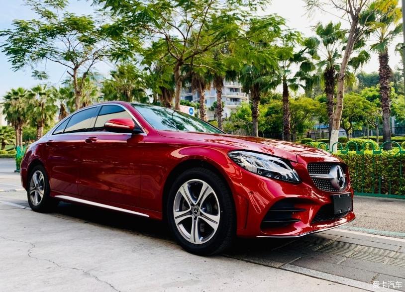 奔驰c提车作业迟到一年的提车作业锆英石红c260l