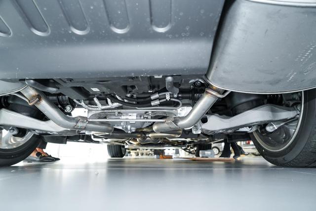 售价321万，5.0T+V8，头等舱后排，实拍揽胜创世加长版