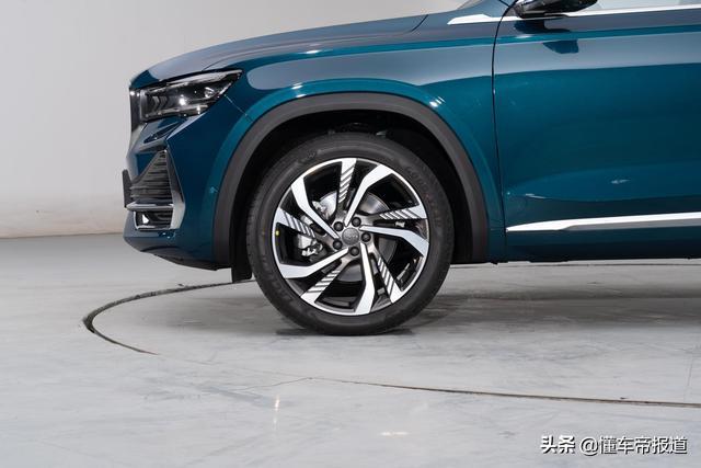新车 | 搭沃尔沃同款动力，吉利星越L实车亮相！硬刚合资品牌SUV？