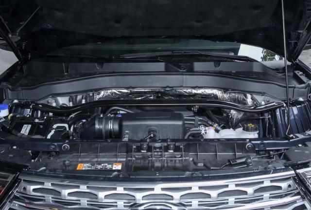 家用中大型七座SUV，福特探险者和大众途昂怎么选？