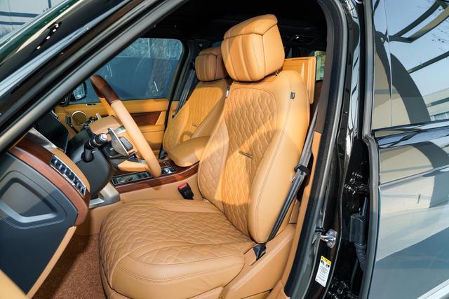 售价321万，5.0T+V8，头等舱后排，实拍揽胜创世加长版