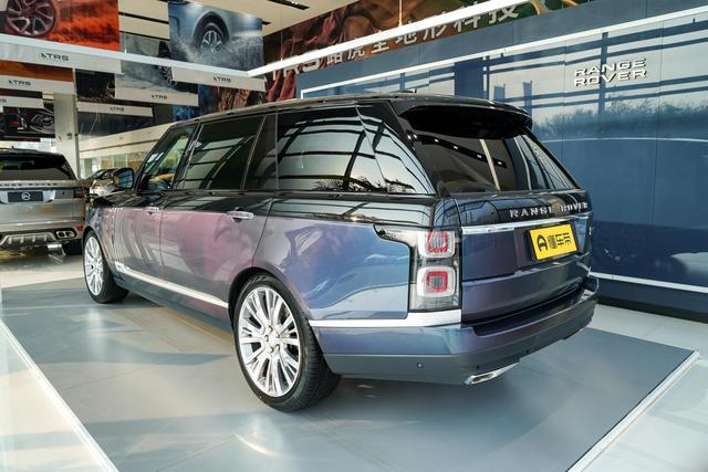售价321万，5.0T+V8，头等舱后排，实拍揽胜创世加长版