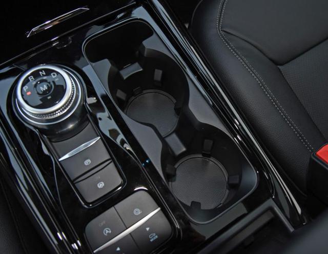 家用中大型七座SUV，福特探险者和大众途昂怎么选？