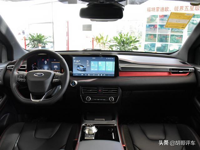 又一款合资中型SUV，外观硬朗动力强，实拍福特锐界