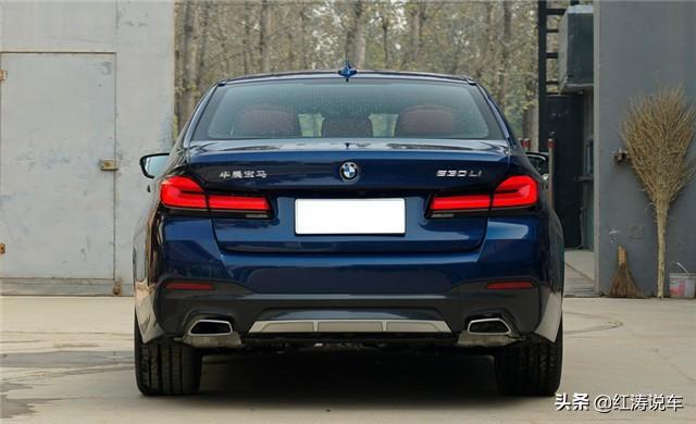 「宝马5系提车作业」宝马5系车长超5.1米,配2.0t发动机,开着,坐着都很