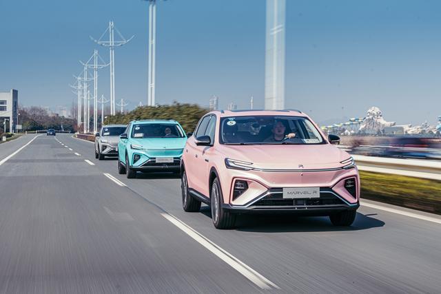真5G、自动泊车、声控驾驶，这台SUV各种“黑科技”加身！